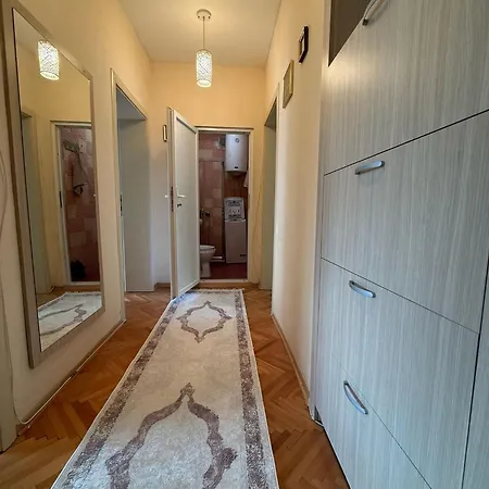 Spacious With Free Parking * Скопье