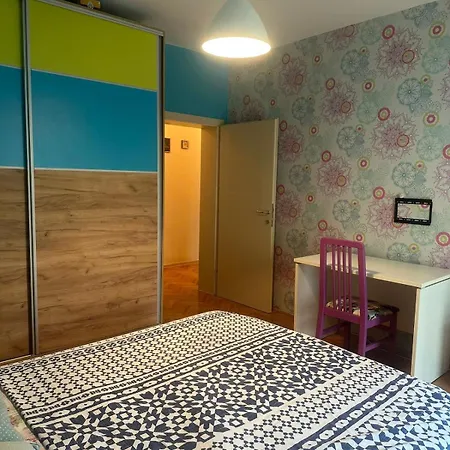 Апартаменты Spacious With Free Parking Скопье